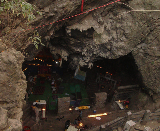 Halesi Tours (Maratika Cave)